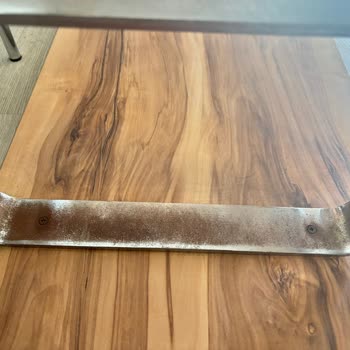 Paslı Masa Ayağı Ve Kalitesiz Sandalyeler İçin Çözüm Talebi