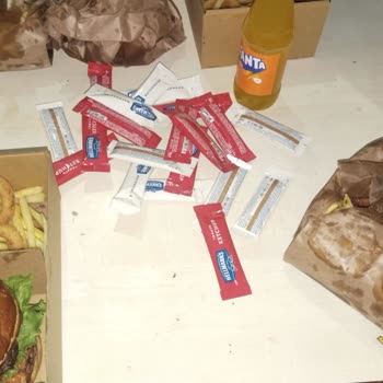 Mabolla Restoran'dan Gelen Sipariş Soğuk Ve Kurumuş, Ücret İadesi Talebi