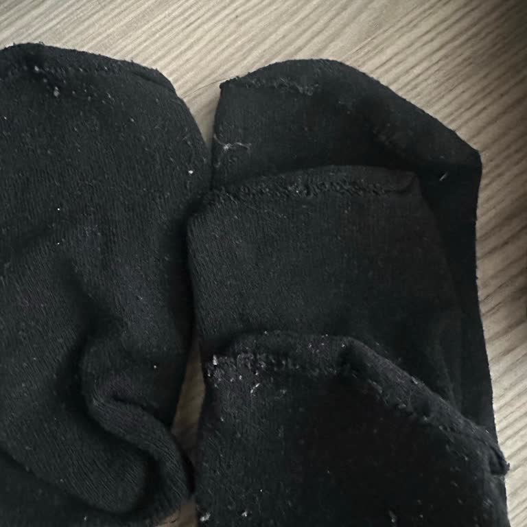 Çorapların Dikişleri Atıyor Ve Tırnak Sertleştirici Çalışmıyor Değişim Talebi