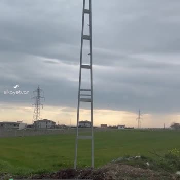 Boğaziçi Elektrik - Bedaş Elektrik Kablosu Binamıza Sürterek Yangına Sebebiyet Vermek Üzere!