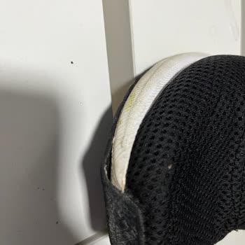Ayıplı Ayakkabılar Ve Personelin Saygısız Davranışı