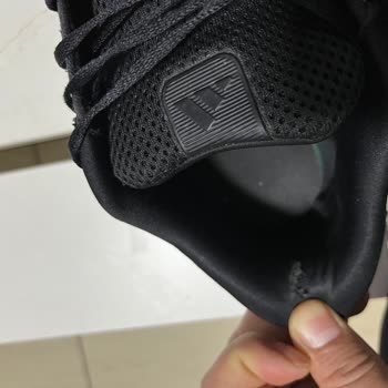 Ayıplı Ayakkabılar Ve Personelin Saygısız Davranışı