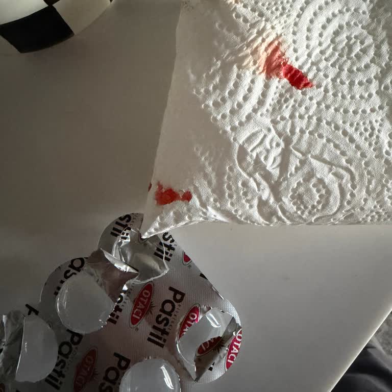 Jelatinli Ambalaj Dudak Kesildi Ve Kanama Yaratıyor, Acil Tasarım Değişikliği Gerekiyor