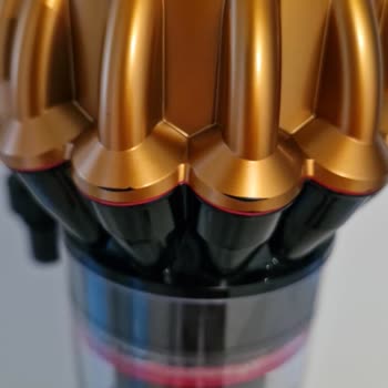 Dyson V16 Submarine Başlığı Kapsız Ve Borusu Hasarlı Şekilde Geri Döndü