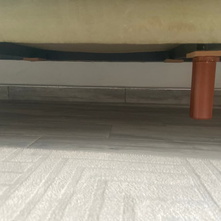 Teslimatta Hatalı Koltuk Ayağı Servisin Uzun Oyalaması Ve İade İsteği