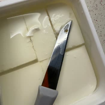 Sütaş Süzme Peynirinde Cam Parçası Görülmesi