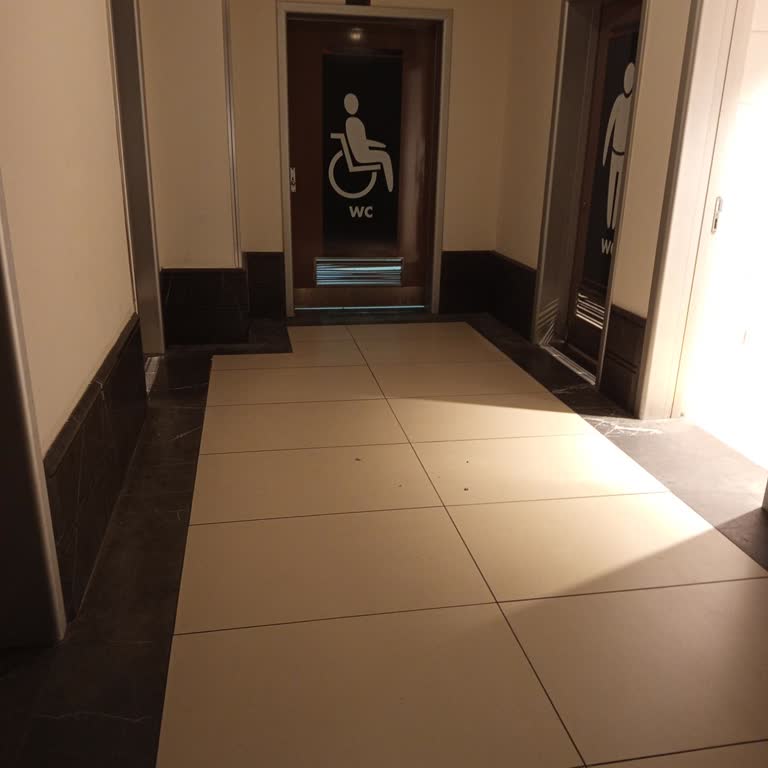 Prime Mall AVM (Gaziantep) Temizlik Personelinin Tavrı!