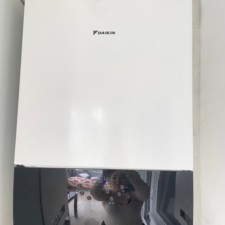 Daikin Kombide Sıcak Su 3 Dakikada Buz Gibi Oluyor, Servis Çözüm Bulamıyor