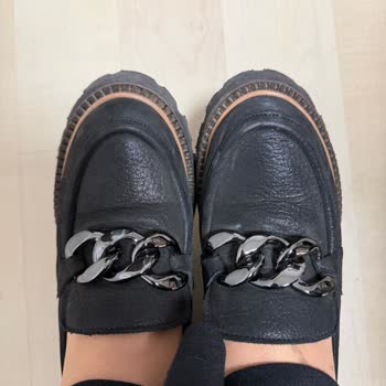 Mammamia 3185 Model Kadın Ayakkabısında Üretim Kusuru