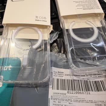 Reklamda Metal Olarak Gösterilen İPhone Kılıfları Plastik Ve Yanlış Renk Gönderildi