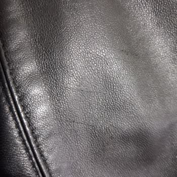 Ayıplı Deri Cekette Soyulma Ve Fermuar Çiziklerine İade Reddi