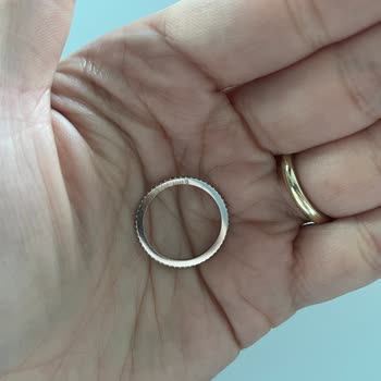 Kaynak İzli Tam Tur Yüzük Ve Cevapsız Müşteri Hizmeti Nedeniyle Acil Değişim Talebi