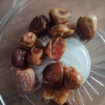 Üst Ve Alt Kısımlarda Farklı Kalitede Hurma Yanıltıcı Paketleme