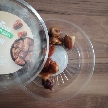 Üst Ve Alt Kısımlarda Farklı Kalitede Hurma Yanıltıcı Paketleme