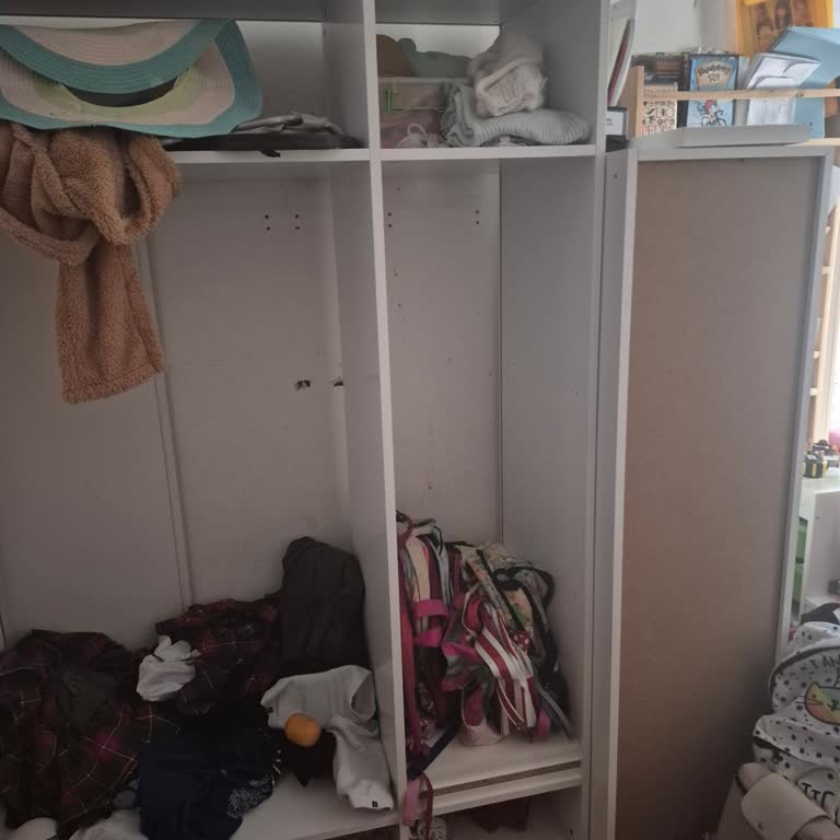 Vivense Dolapta Eksik Arka Kapak Ve Uzayan Teslimat