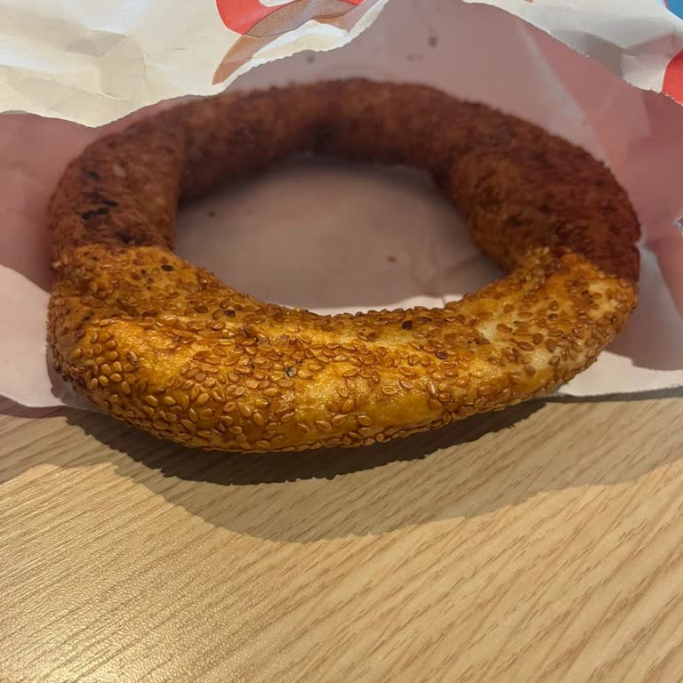 Levent Şubesinde Bayat Simit Satışı Ve Ücret İadesi Talebi