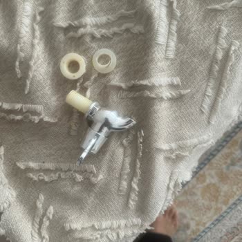 Madame Coco Su Sebili Kapağı Ve Musluğundaki Kırıklar İçin Yardım Talebi