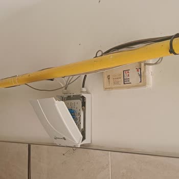 Fiber Montajı Sırasında Apartman Duvar Ve Tavanı Zarar Gördü, Türk Telekom Cevapsız