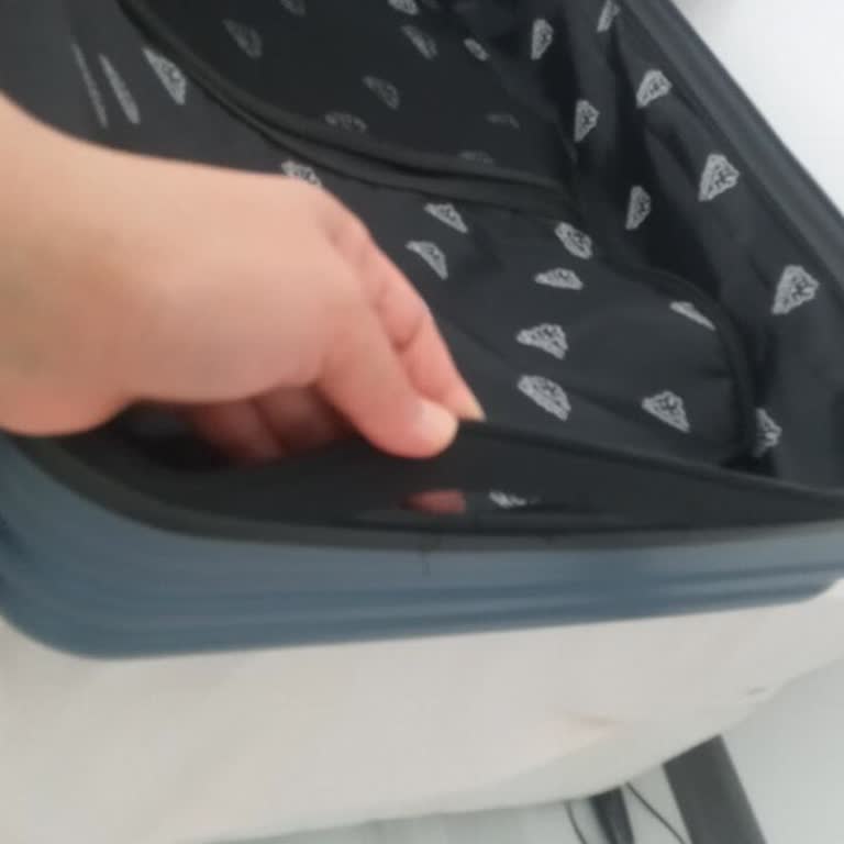 BİM'den Aldığım Çanta İlk Kullanımda Bozuldu, İade Talebi