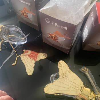 Kırık Arı Balı Kavanozları İçin Tam İade Talebi