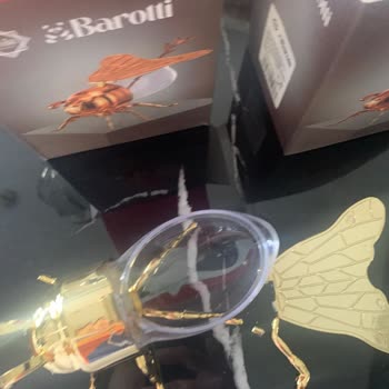 Kırık Arı Balı Kavanozları İçin Tam İade Talebi