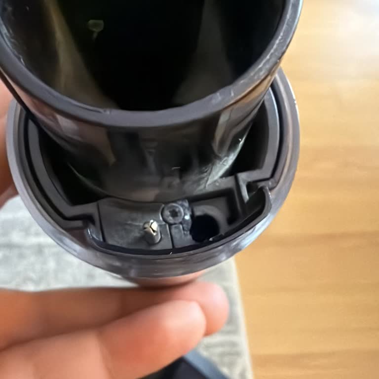 Dyson Servisi Boru Arızasını Düzeltmedi, Gereksiz Parça Değiştirdi