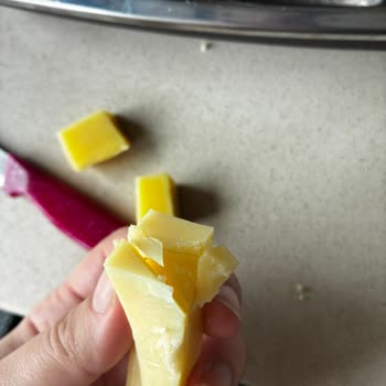 Kaşar Peynirinde Kıl Görünmesi Hijyen Ve Sağlık Problemi