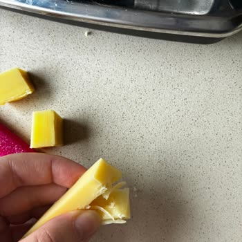 Kaşar Peynirinde Kıl Görünmesi Hijyen Ve Sağlık Problemi