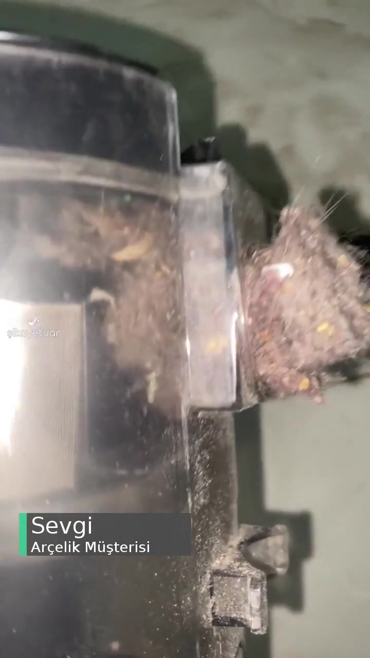 Arçelik Ayıplı Süpürge, Hazne Girişi Çok Dar Çöp Orada Birikiyor videonun kapak resmi