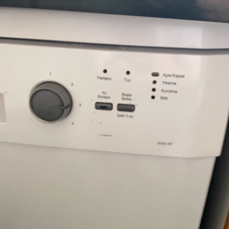 Arçelik Servis Parçası Üretim Dışı Olduğunu Söylerken Müşteriyi Çöpe Atma Tehdidiyle Yüzleştiriyor