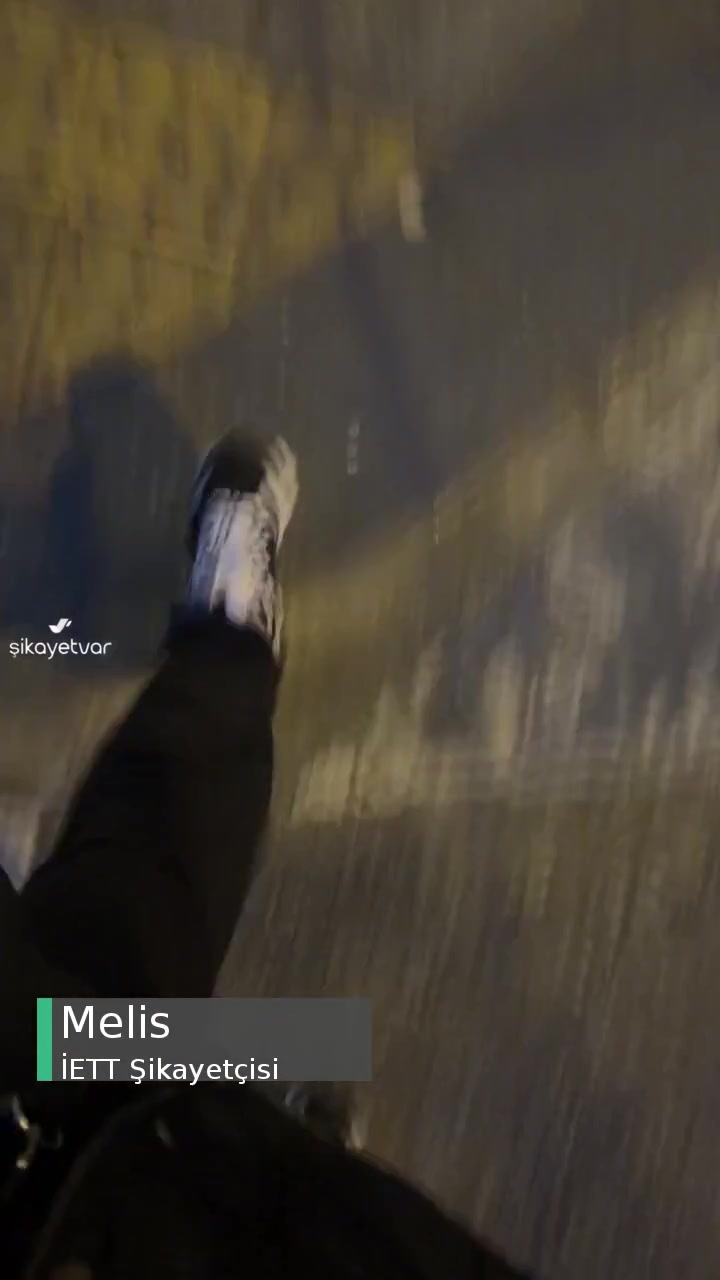 İett Sorumsuzluğu, Gecikmesi videonun kapak resmi