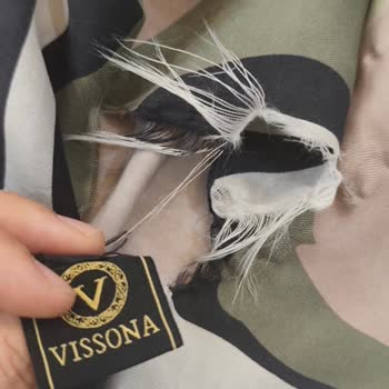 Vissona İpek Eşarpta Kalite Sorunu: Çabuk Yırtılma Ve Solma