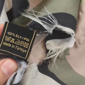 Vissona İpek Eşarpta Kalite Sorunu: Çabuk Yırtılma Ve Solma