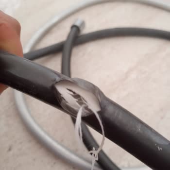 Aykar Store İlk Haftada Hortum Kendi Duş Başlık Bağlantı Kısmından Şişti ve Kullanılamaz Hale Geldi