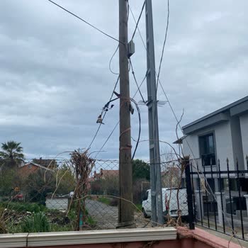 Kopuk Elektrik Kablonun 9 Aylık Gözardı Edilmesi Çocukları Tehlikeye Atıyor