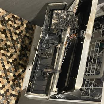 Electrolux Bulaşık Makinem Yangın Çıktı, Servis Suçlayarak Yardım Reddetti