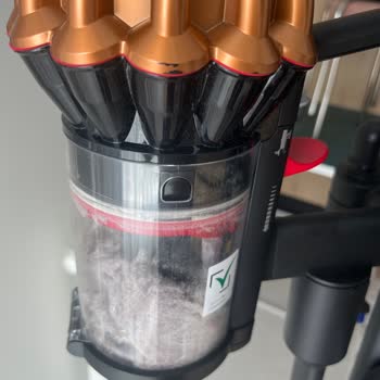 Yeni Dyson Süpürgesinde Boya Atması Garantili Parça Değişimi Talebi