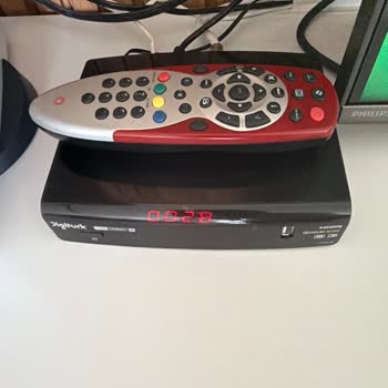 Yıllık Abonelik Göz Önünde Bulundurularak Kutu Ve Kumandanın Ücretsiz Değişimi Gerekiyor