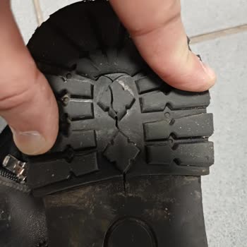 Kısa Sürede Su Aldı Ve Tabanı Yarıldı: Üretim Hatası İddiası Ve Değişim Talebi