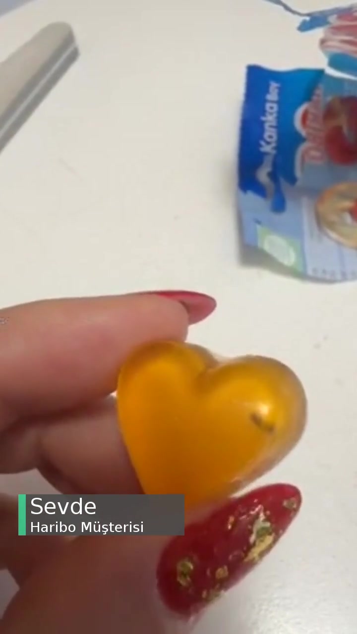 Haribo Starmix İçinden Çıkan Siyah Madde videonun kapak resmi