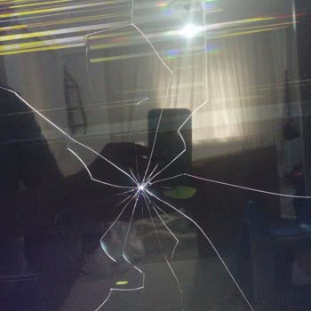 Kırık Ekranlı Televizyon Teslimatı İçin Ücretsiz Değişim Talebi