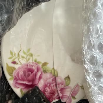 Sürat Kargo Tarafından Kırık Porselen Tabak Teslimi ve Tazmin Talebi