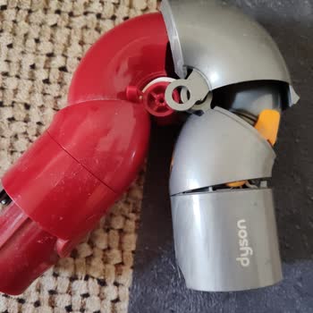 Dyson V15 Süpürge Başlığının Ve Aparatının Kısa Sürede Bozulması