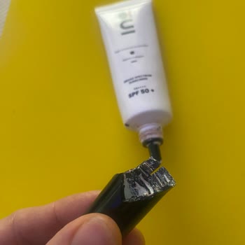 İno Beauty Güneş Kremi Kapağı Kırıldı, Kullanılamaz Duruma Geldi