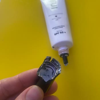 İno Beauty Güneş Kremi Kapağı Kırıldı, Kullanılamaz Duruma Geldi