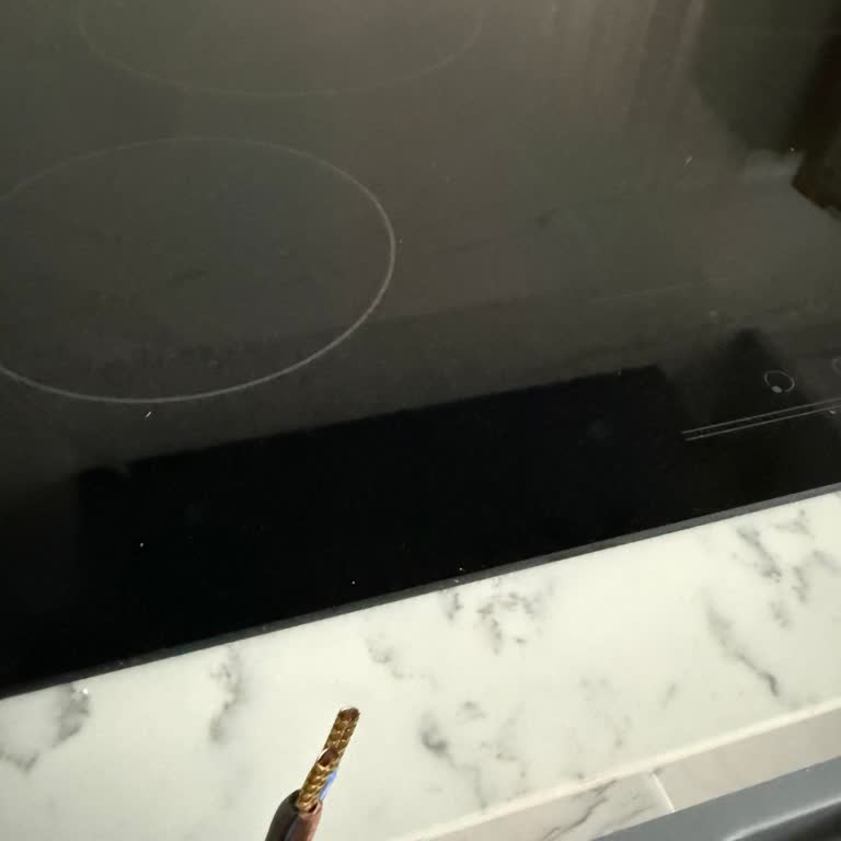 Servis Elektrik Bağlantısı Olmadan Ankastre Ocak Kurulumunu Reddetti Ve Elektrikçi İstedi