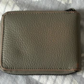 DS Damat'ta Kısa Sürede Renk Değiştiren Cüzdan Ve Soyulan Tişört İçin Garantiden Ret