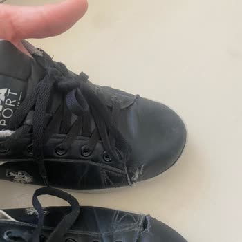 Kısa Sürede Yırtılan Spor Ayakkabıya Değişim Talebinin Haksız Reddi