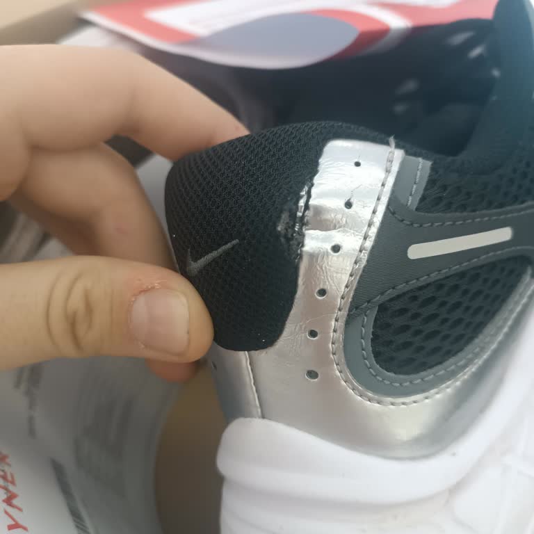 Nike Ayakkabısının Topuk Bozulması Ve Değişim Talebi