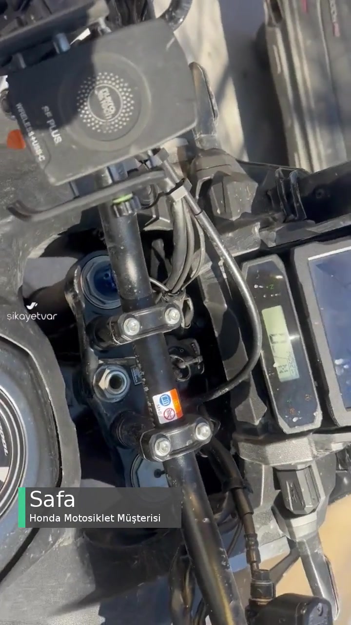 Honda Africa Twin L4 Ekran Hatası! videonun kapak resmi